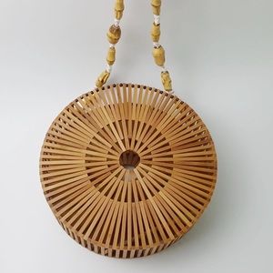 Bamboo shoulder bag.